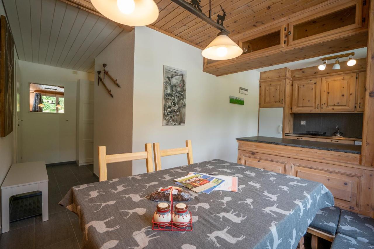 Aaa Chalet Allegra Rojo With Mountain View Scuol Kültér fotó