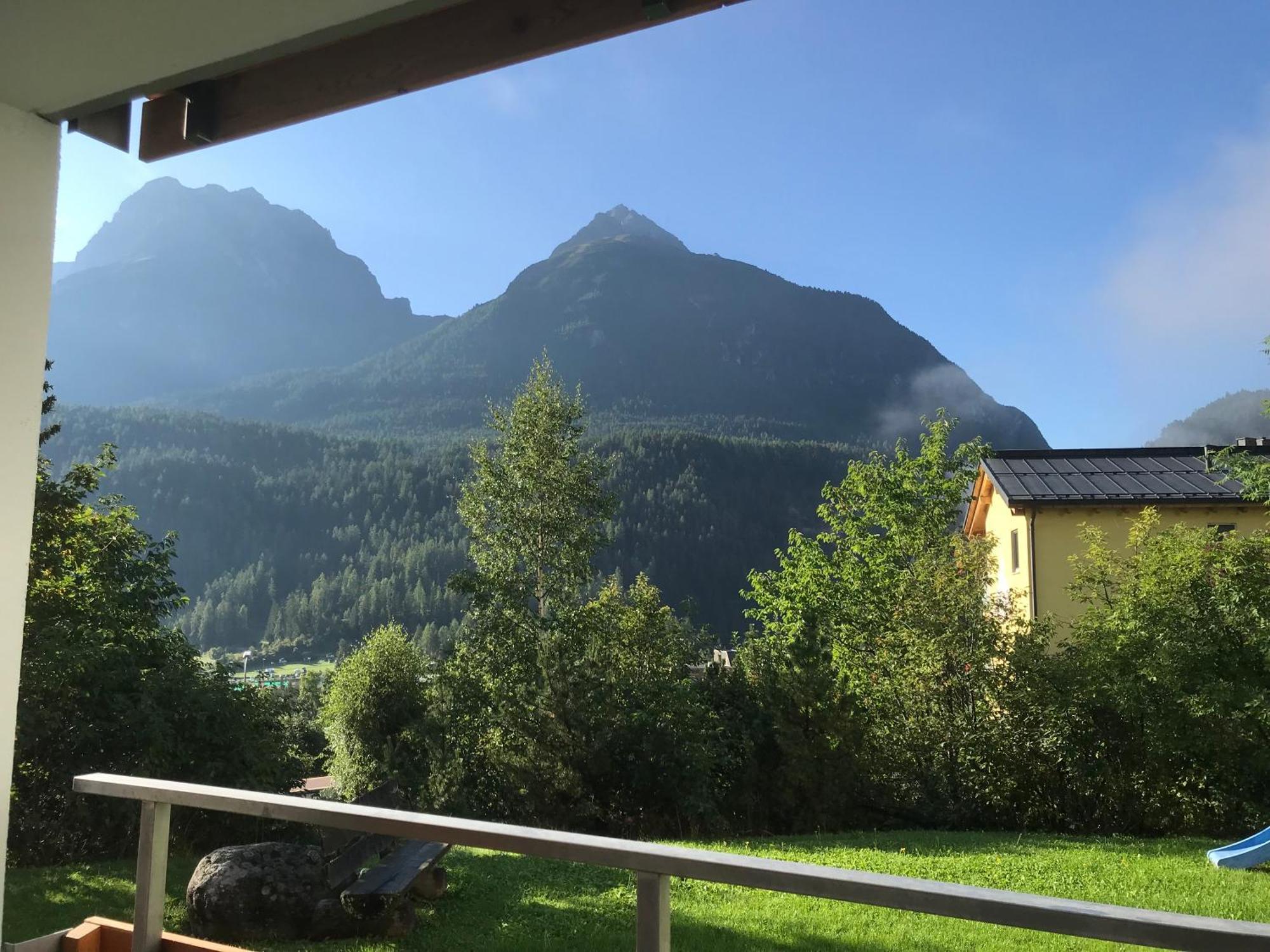 Aaa Chalet Allegra Rojo With Mountain View Scuol Kültér fotó